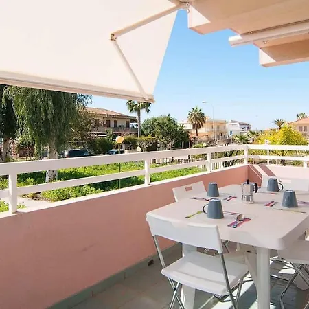 Apartment Travelliving - Casa Al Porto, Marina di Ragusa