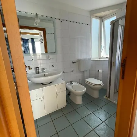 Travelliving - Casa Al Porto, 아파트